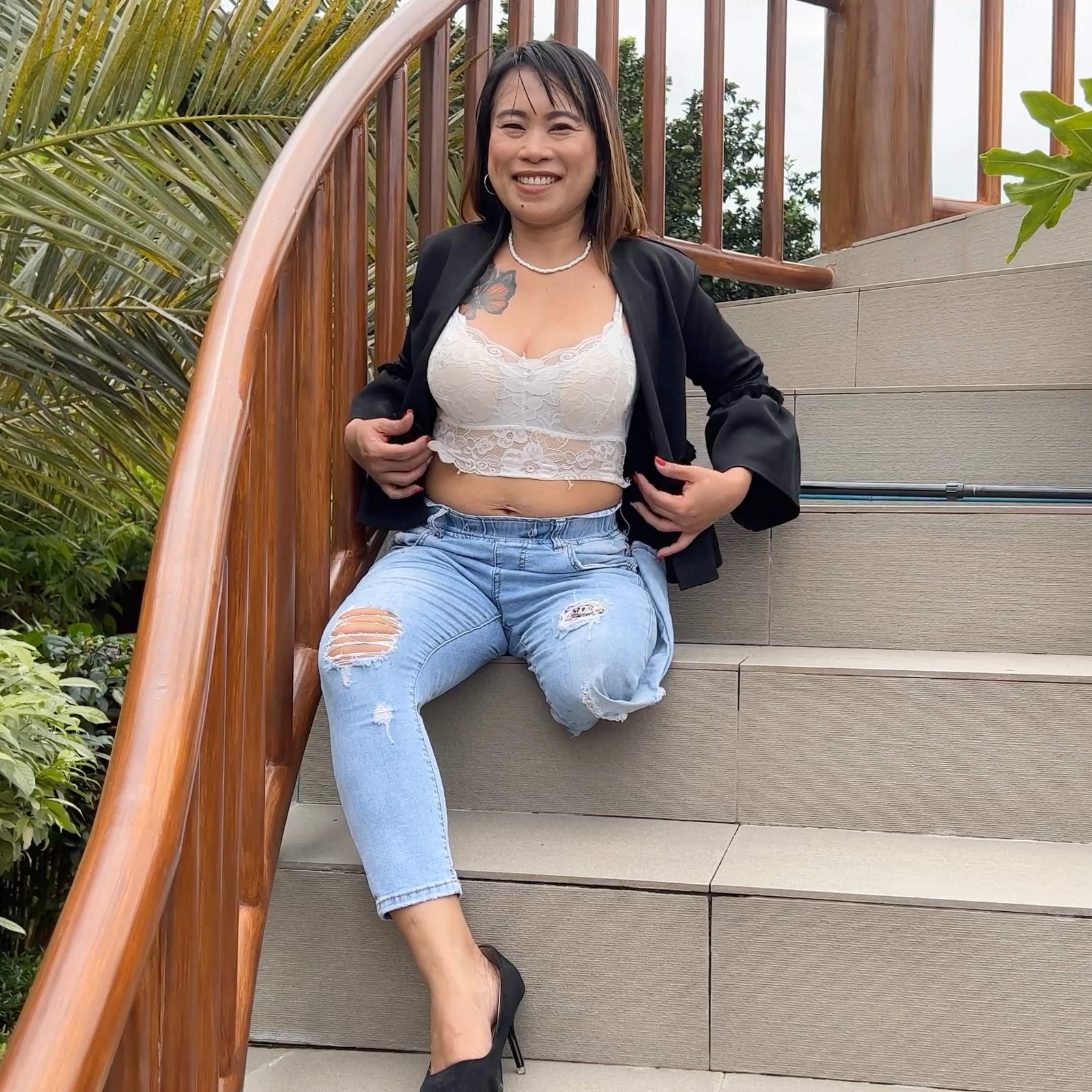 Left Bella